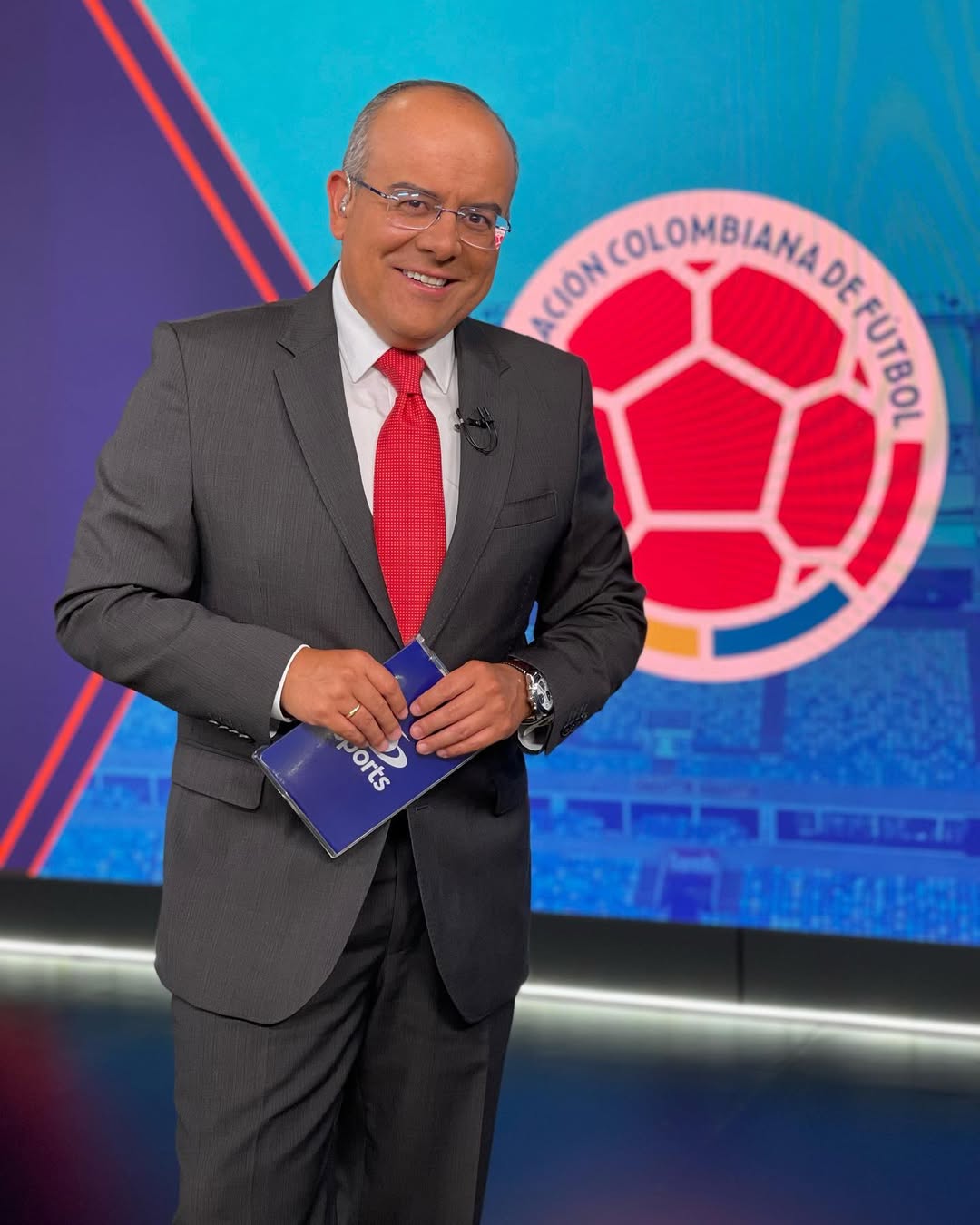 Reconocida periodista celebró salida de Ricardo Orrego y reveló chats: “así me escribía sin conocerme”