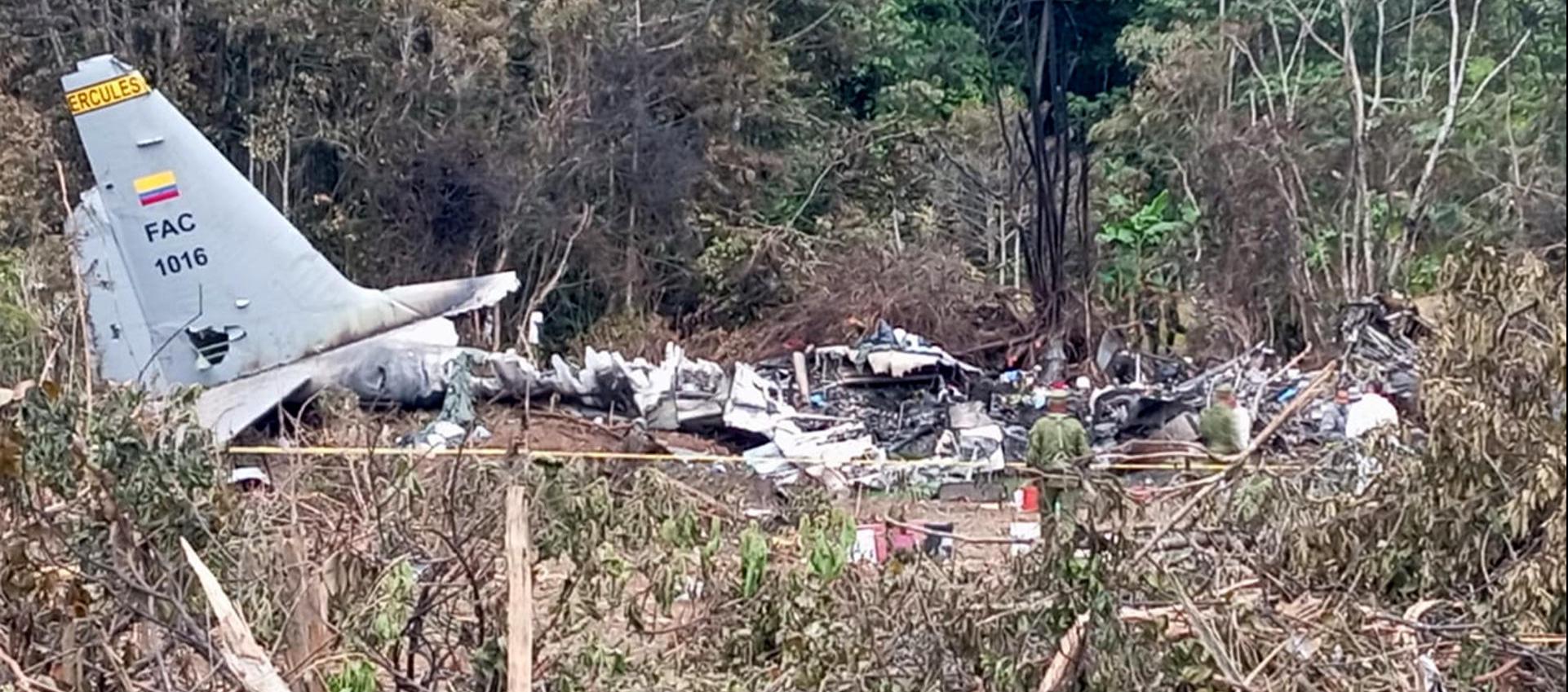 ¿Hubo sobrecarga? Revelan qué llevaba el avión militar que cayó en Putumayo: había camionetas