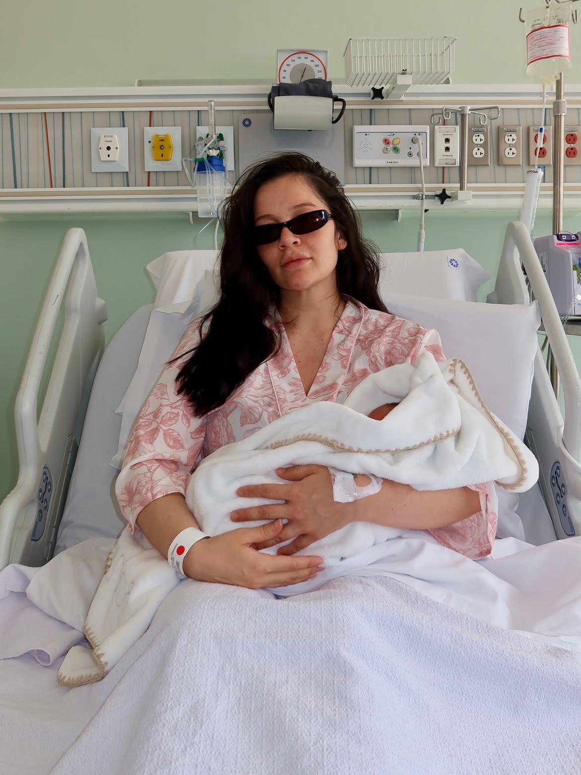 Lina Tejeiro mostró emotivo video del nacimiento de su hijo y reveló por qué se adelantó