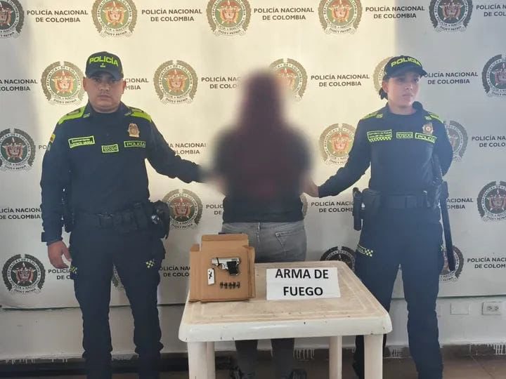 Revelan identidad de dragoneante capturada con arma de fuego en evento de Paloma Valencia: esto dijo