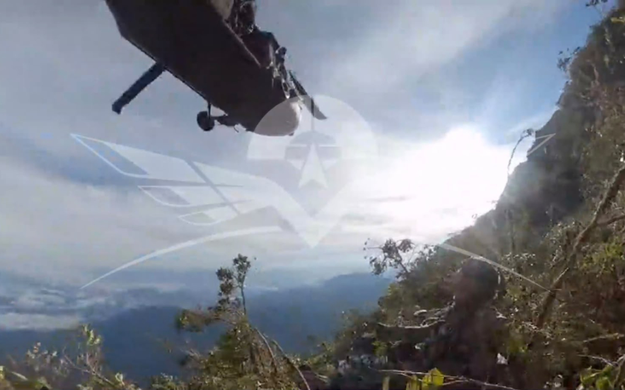 Revelan imágenes inéditas del rescate de la avioneta accidentada en Chocó: así fue la operación