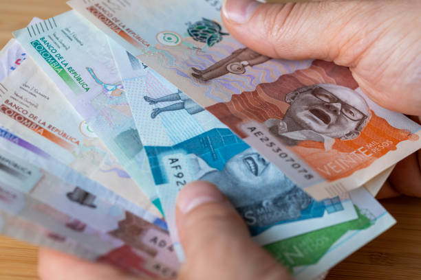 Esta es la primera propuesta de salario mínimo 2027 del sector bancario: así quedaría