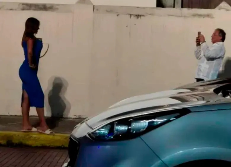 Polémica por imágenes de Vanessa Cortés, la "mujer de Panamá", con Petro en audiencia con el papa León XIV