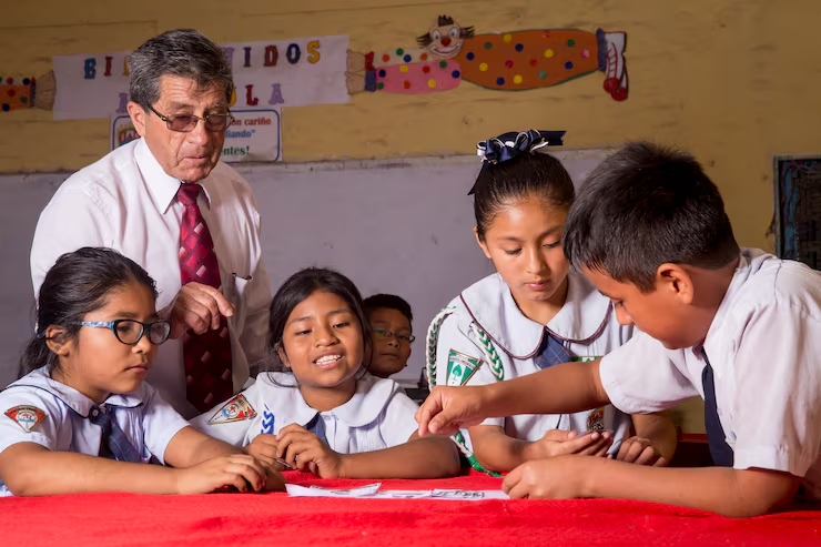 ¿Cuánto gana un profesor en Colombia en 2026? Así quedó la tabla salarial oficial