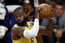 En video | ¡Irrepetible! Así fue el tiro 'imposible' de 360 grados de LeBron James en la NBA