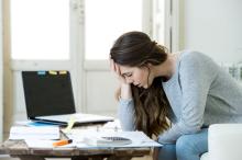 Así es el angustiante relato de una joven que, aún con tres trabajos, no le alcanza para vivir