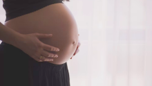 Francia podría convertirse en el primer país en aprobar el aborto como derecho constitucional