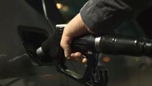 ¿Por qué es peligroso llenar de más del tanque de gasolina? Le contamos
