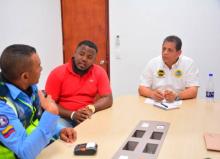 Le suspendieron la licencia a taxista tras cobrar 100 mil pesos por una carrera en Cartagena