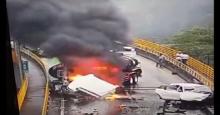 Grave accidente en la vía Bogotá Villavicencio: un camión de nafta se incendió