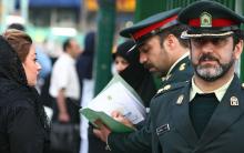 Repudiable y arbitrario: así detuvo la 'Policía de la Moral' a una mujer en Irán por no llevar velo