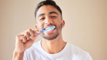 Esta es la mejor forma de lavarse los dientes: la mayoría de las personas lo hacen mal