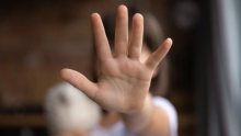 ¡Repudiable! Desmantelan red de pedofilia que tenía manuales sobre cómo abusar de menores de edad