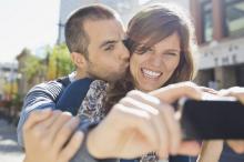 ¡No se apresure! Este sería el momento ideal para hacer pública su relación en redes sociales