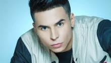 ¡Qué angustia! Reykon sufrió un percance en concierto y terminó con la cabeza prendida en fuego