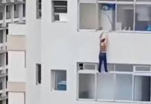 En video | ¡Casi no la cuenta! Una mujer quedó colgado de un piso 16 tras intentar limpiar el polvo