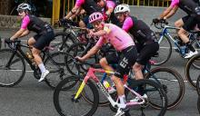 ¡Gracias, leyenda! Así fue la despedida de ‘Rigo’ del ciclismo: miles lo acompañaron en Medellín