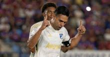 Mano a mano: Falcao hizo su gol 351 en Santa Marta y recupera el récord