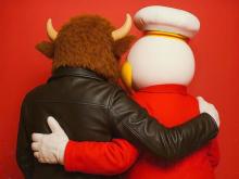 Marcas salen en defensa de Frisby por lío en España: "el sabor original no se copia"