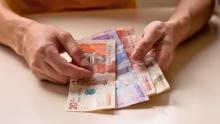 ¿Cuánto dinero recibe una persona que se pensione con el salario mínimo en 2026?