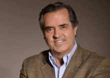 Nueva denuncia por presunto acoso sexual sacude al periodista Rafael Poveda: este es el testimonio